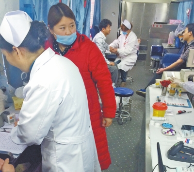 郑州多家医院血量库存紧张 病人输血动员家属