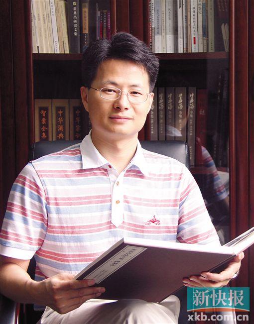 罗炳生,中国书法家协会会员,广东书法院展览教研部主任,广东书法院专职书法家。曾担任澳门特别行政区“2012视觉艺术年展”评委。