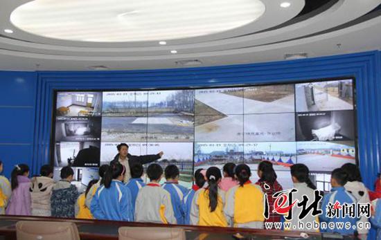 沧州新华小学组织学生到气象局参观学习|气象