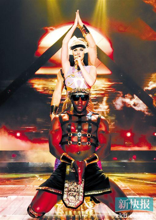Katy Perry<em>水果姐</em> 广州欢迎你!|<em>演唱会</em>|歌迷_凤