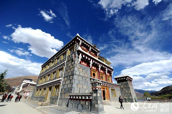 高清组图:走进甘孜州道孚民居 游客赞精美绝伦|唐卡|旅游_凤凰资讯