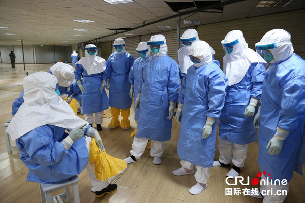 防护服穿脱示教