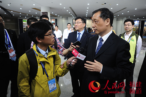 国家旅游局局长李金早接受人民网记者专访。沈宇波 摄