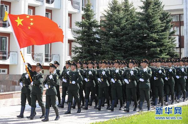 中国三军仪仗队进行红场阅兵前训练和动员|莫