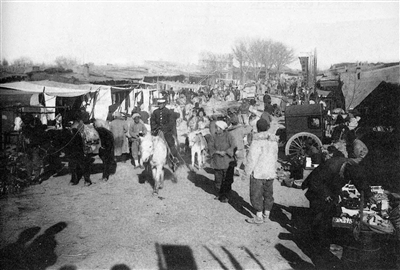 民国初期五原县集市。1940年3月20日，第八战区绥远部队午夜突袭，成功收复五原城。资料图片