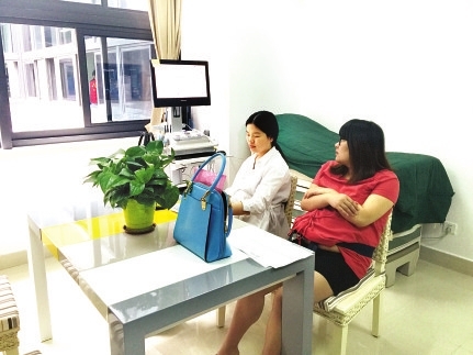 省立金山医院妇产科采用无线传输的胎心监护仪，孕妇不用再固定在病床上听胎心