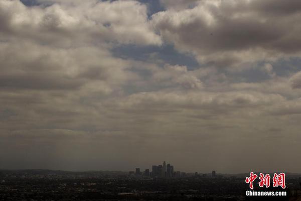 冷空气侵袭美国洛杉矶 乌云压城|预报员|冷空气