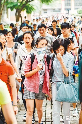 台湾初中会考英语听力提前收卷 3318位考生受