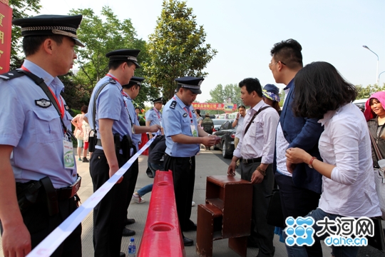 漯河警方出动安保力量9000余人次 为食博会保