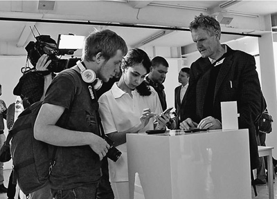 俄罗斯推世界首款双屏智能手机 源于头脑风暴