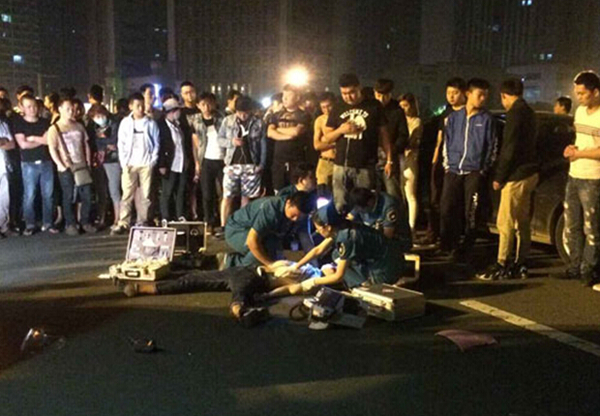 郑州少年CBD飙车 追尾奥迪车毁人亡|交警|相撞