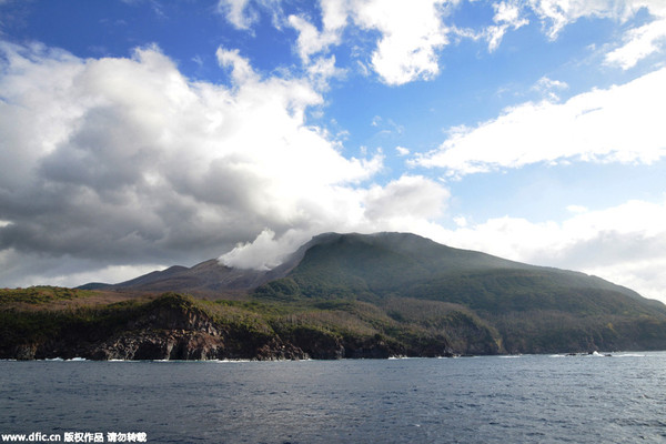 资料：日本鹿儿岛县口永良部岛的火山。