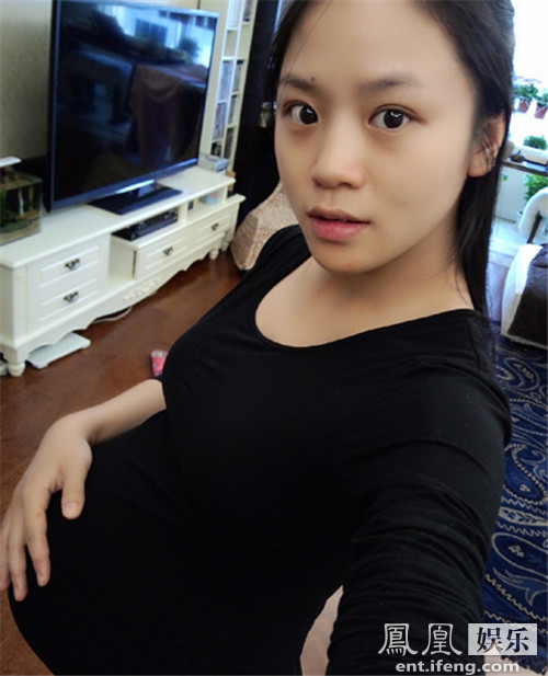 黄英身体浮肿即将生产 亲手为宝宝缝制衣服