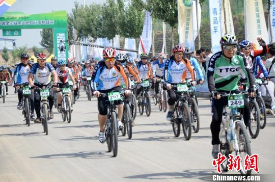 晋商故里举办业余山地自行车挑战赛 300余选手