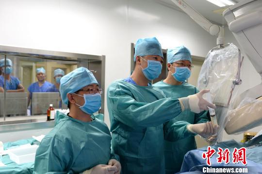天津市第一中心医院成功完成全国首例小儿胰岛