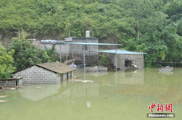 广西大化县迎历史最大暴雨 致乡镇电网大面积