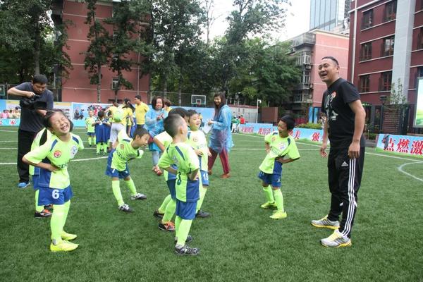 谁是球王校园足球活动走进北京西中街小学|足