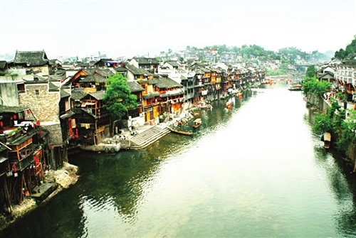 凤凰古城(网络图)