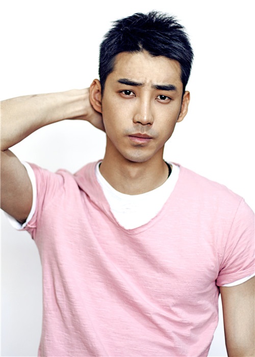 《后海不是海》热播 庞瀚辰遭张嘉译暴揍|倪大红|戏骨_凤凰娱乐