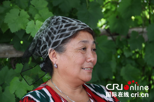 斋月里坚持封斋的维吾尔族老人玛丽亚姆　　