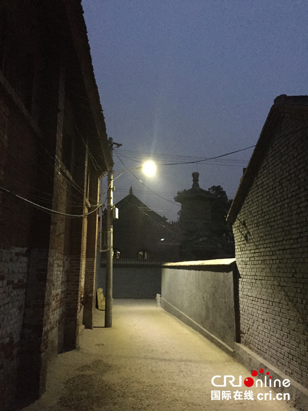夜色下的西贯市村 摄影 李藜