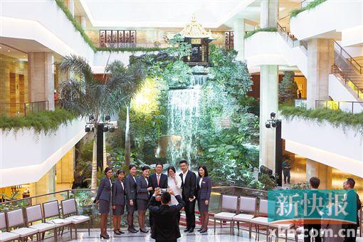 ■白天鹅宾馆复业仪式。新快报记者 宁彪/摄