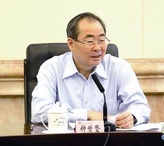 广东省纪委原副书记钟世坚被双开 向被审查人