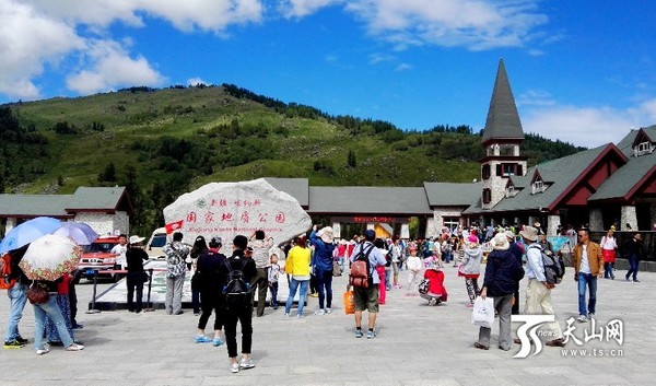 喀纳斯景区贾登峪门票站