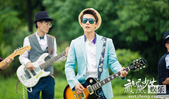 旋风少女》收视创新高 杨洋胡冰卿隔空索吻|杨