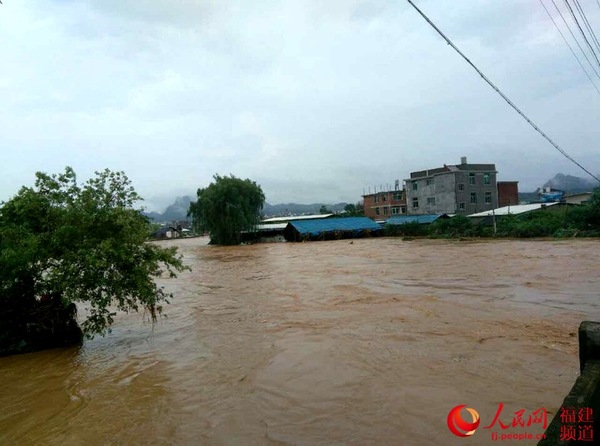 连城一片汪洋。黄水林摄