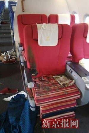 遭人为纵火后的客舱内部实拍图。深航内部人士供图