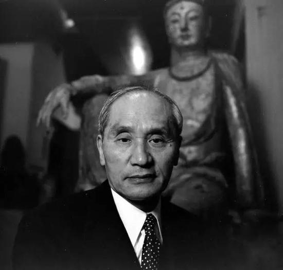 　　文物交易商卢芹斋