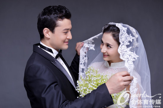 西热力江晒出唯美婚纱照 8月2日在家乡大婚|照