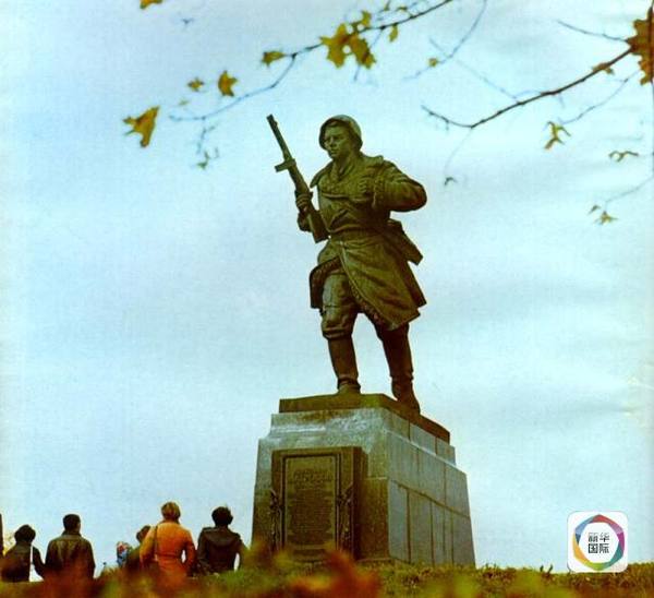 　　俄罗斯不少地方建有马特洛索夫塑像