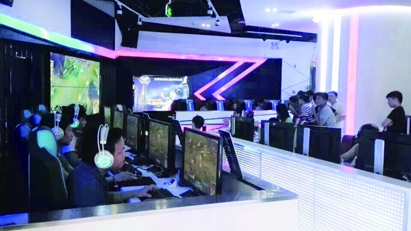 电竞馆现身长沙欲救网吧业