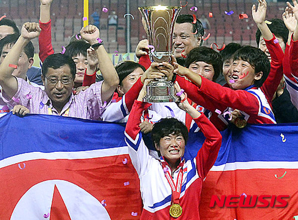 金正恩发电文祝贺朝鲜女足卫冕东亚杯冠军|朝