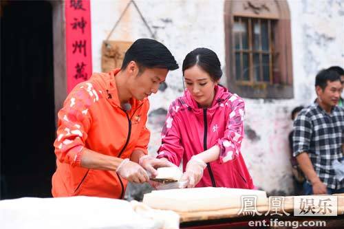 《锋味》谢霆锋陈伟霆比拼帅爆了 杨幂变豆腐