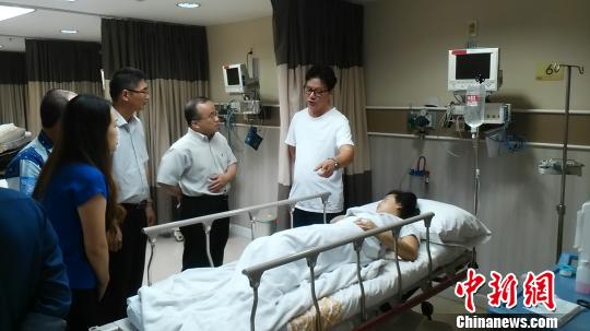 中国驻泰使馆看望爆炸受伤者|游客|香港