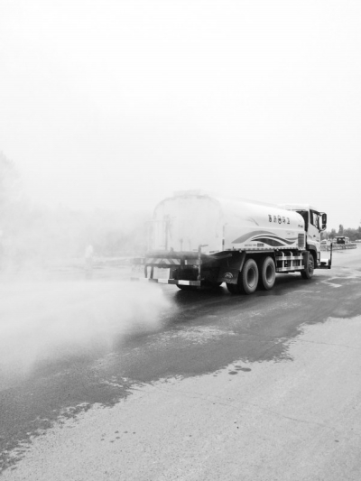 河南:孕妇路边产子 出租司机被指中途甩客|出租