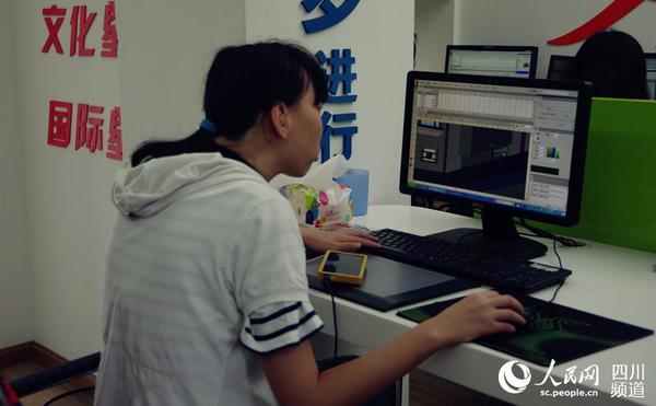 成都:残疾人士变IT技术人才 实现高端就业|学员