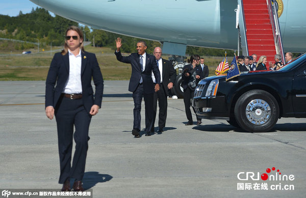 当地时间2015年8月31日，美国阿拉斯加州安克雷奇，美国总统奥巴马抵达当地，展开为期三天的访问。图片来源:CFP