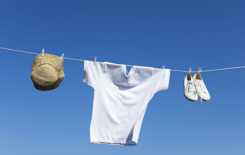 白色衣物为何越洗越黄|洗涤液|洗涤