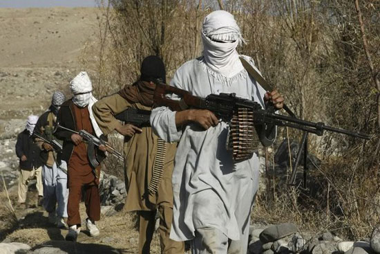 塔利班袭击阿富汗监狱 超过350名囚犯逃跑