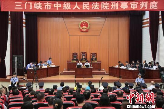 图为连霍高速义昌大桥爆炸垮塌案庭审现场李贵刚摄