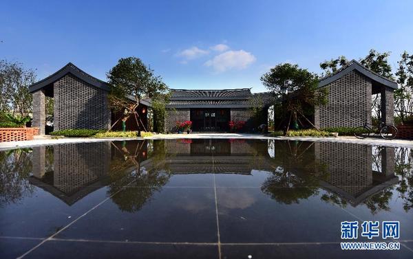 　　    这是9月15日拍摄的武汉园博园景观。