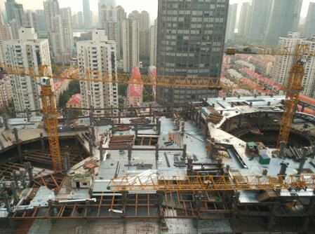 90后年轻人成上海新地标建筑浦东金融广场建