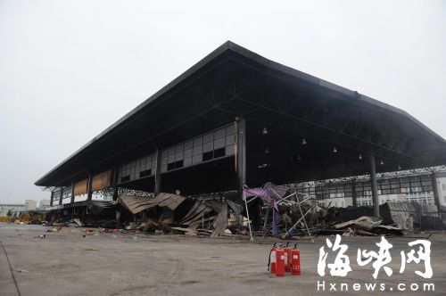 一场大火 福州海峡蔬菜批发市场48家店被烧毁