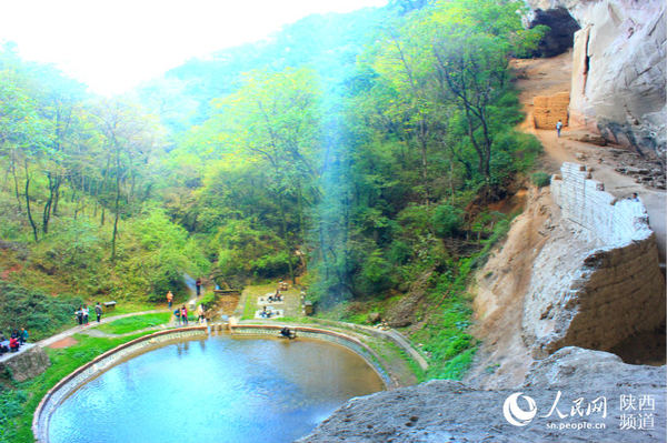 玉华宫深处的高山平湖 。梁锦 摄