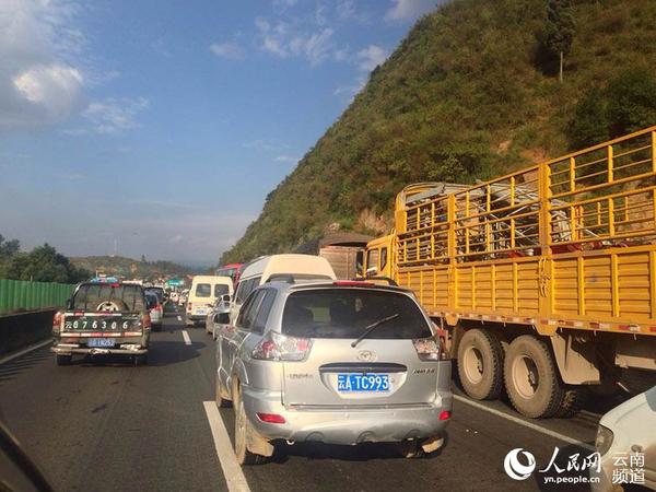 事故现场 摄影：薛丹