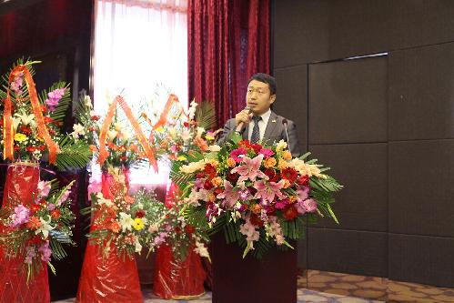 汉能集团东北区副总裁盖长俊做技术讲解